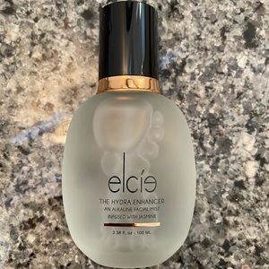 Elcie Cosmetics’ The Hydra Enhancer